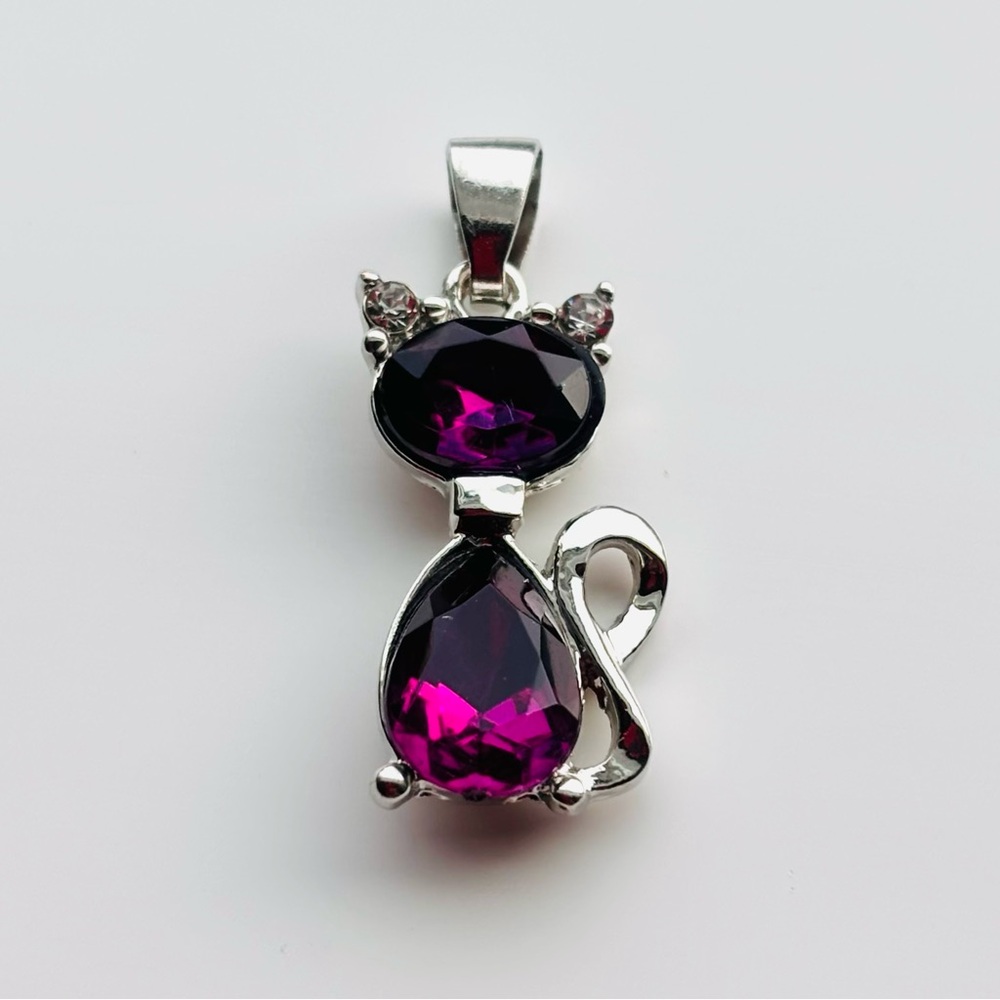 Vintage Silver Tone Cat Deep Purple Crystals Cubiz Zirconia Pendant